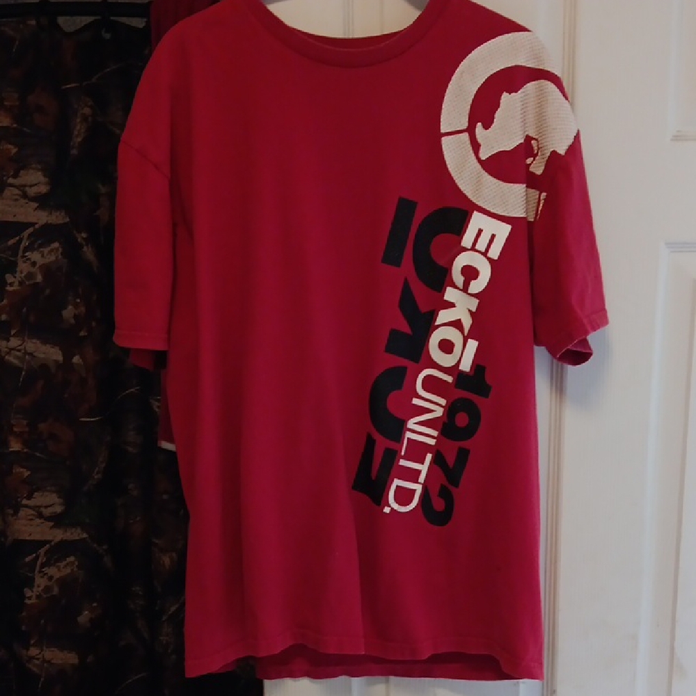 Short Sleeve Ecko Unlimited ,great Condition,no Holes,stainsor Tears